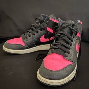 Jordan 1 Retro High Black Hyper Pink
